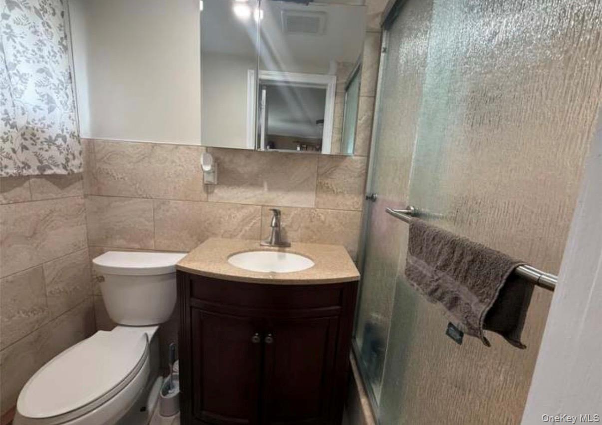 82 Schenectady Avenue Property Photo 6