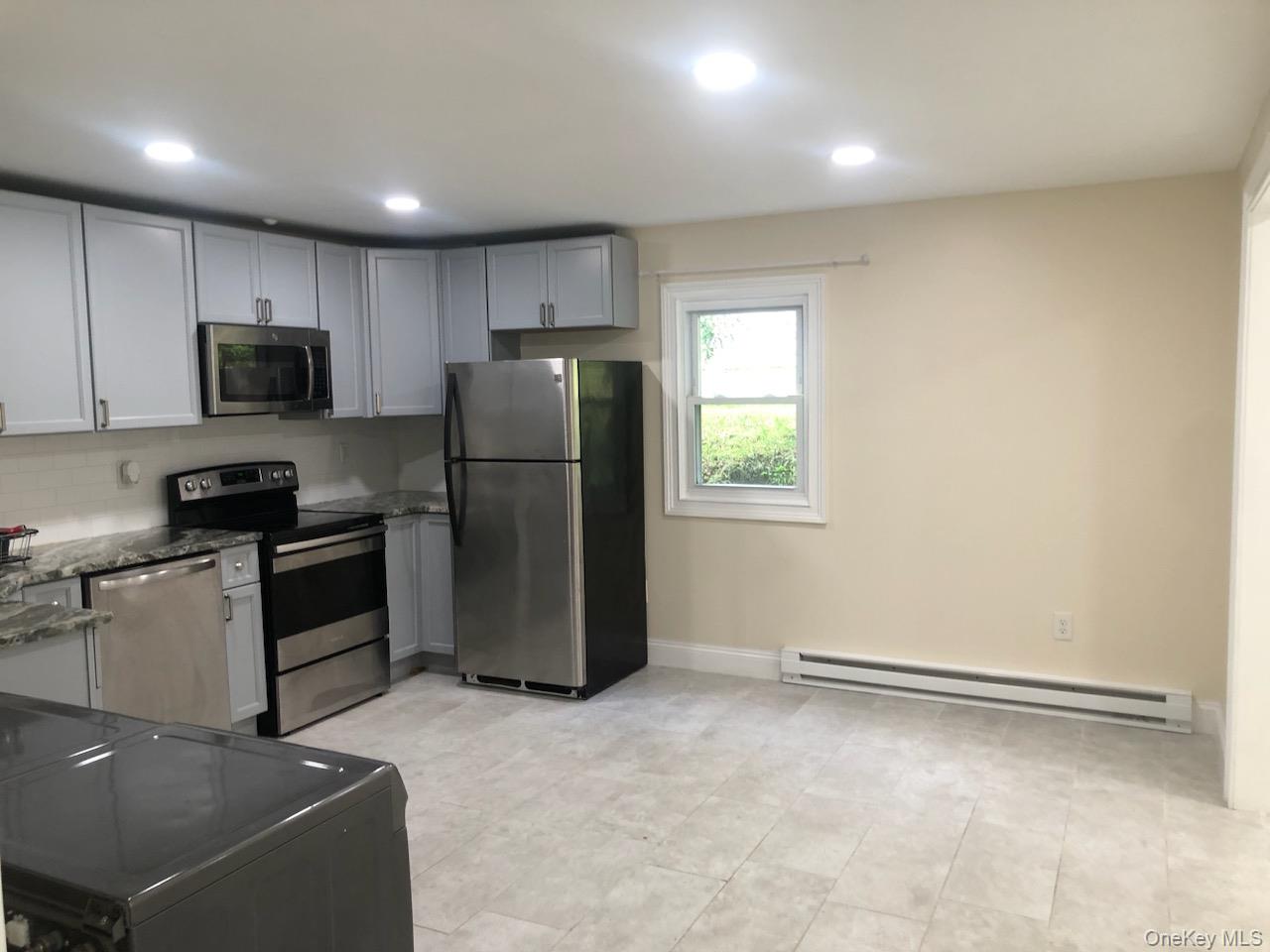 1039193 Property Photo 4
