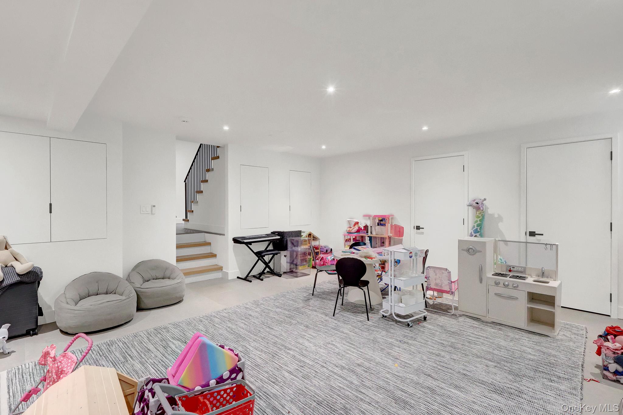 251-51 52nd Avenue Property Photo 13