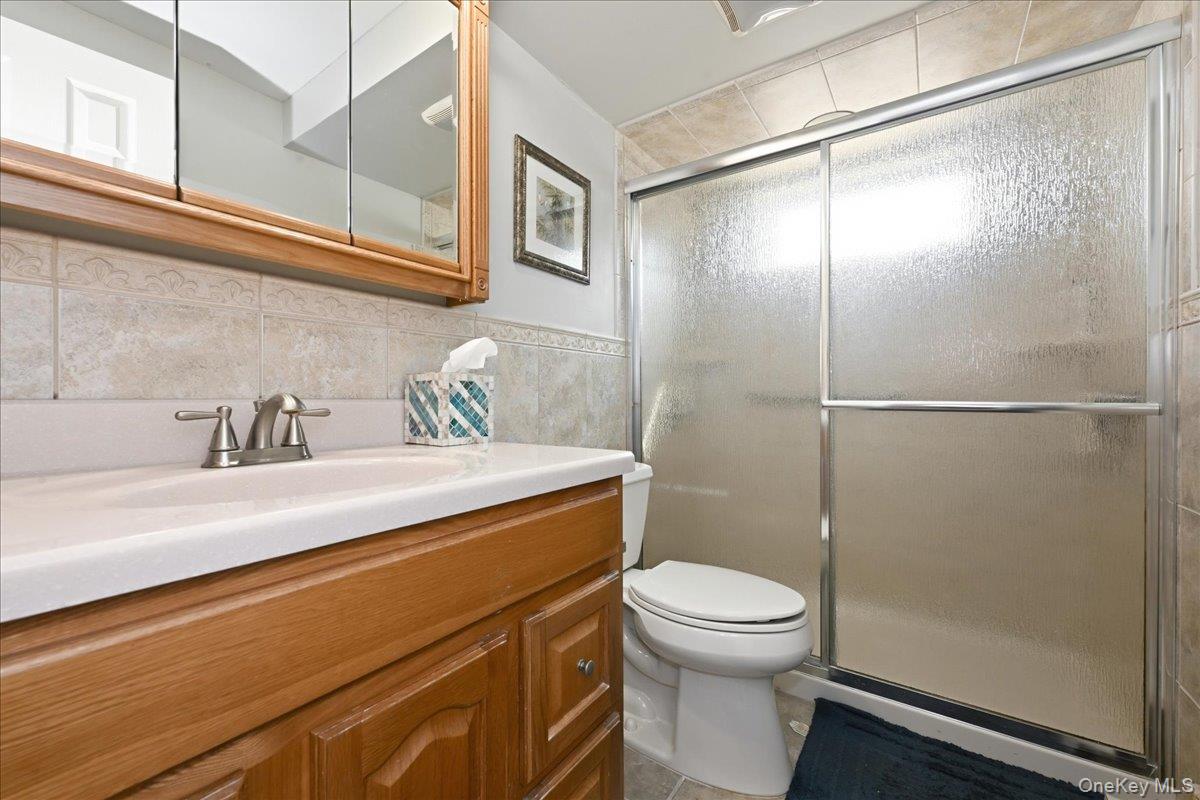 3790 Waverly Avenue Property Photo 25