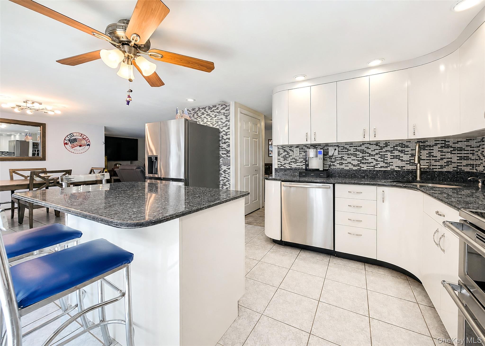 4 Halfcircle Drive Property Photo 8