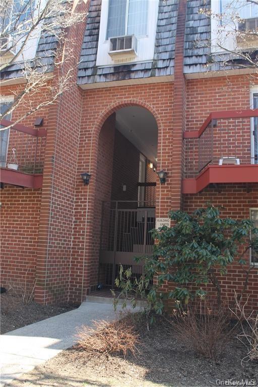 55 N. Broadway 3-13 Property Photo 1