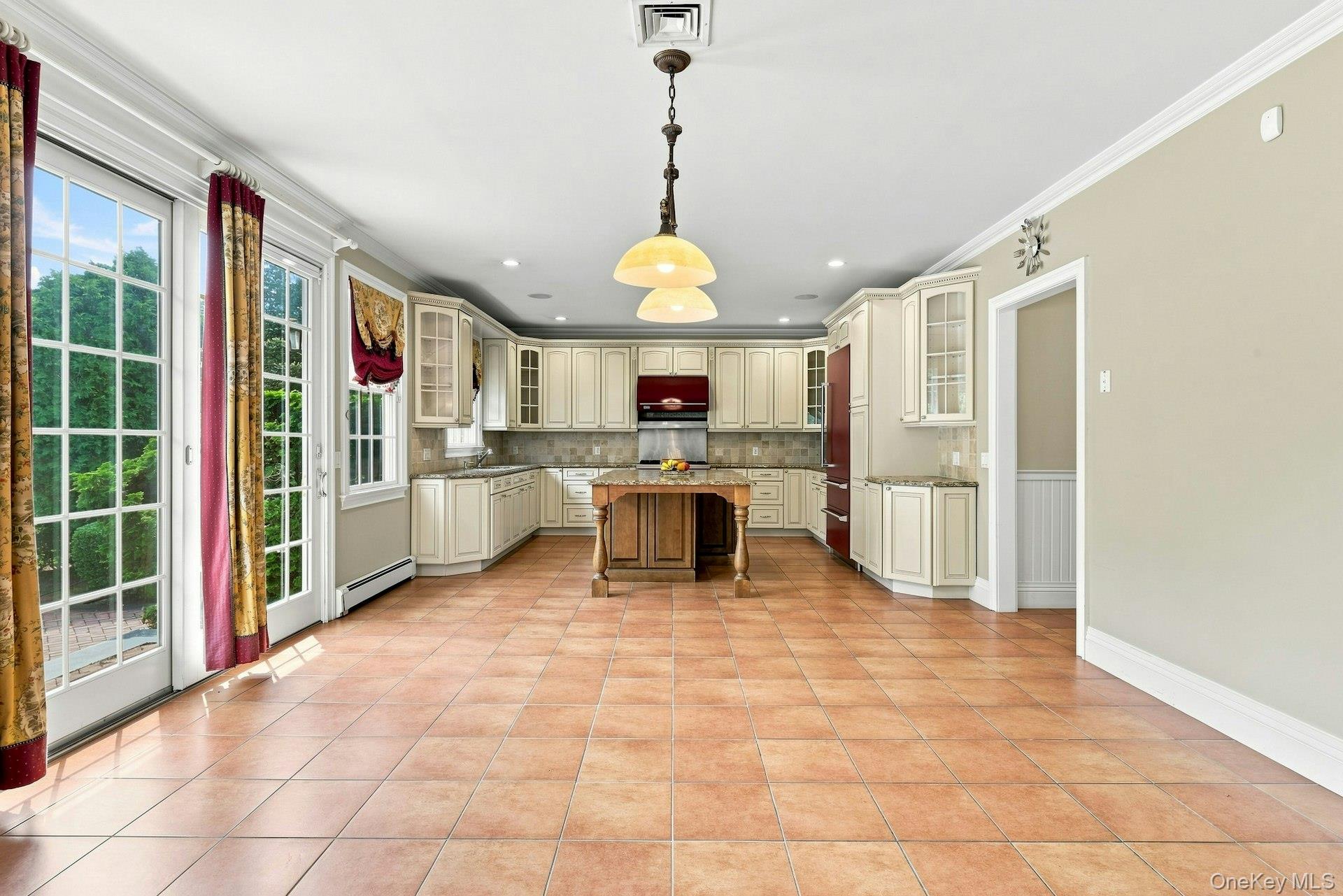 28 Spruce Street Property Photo 8