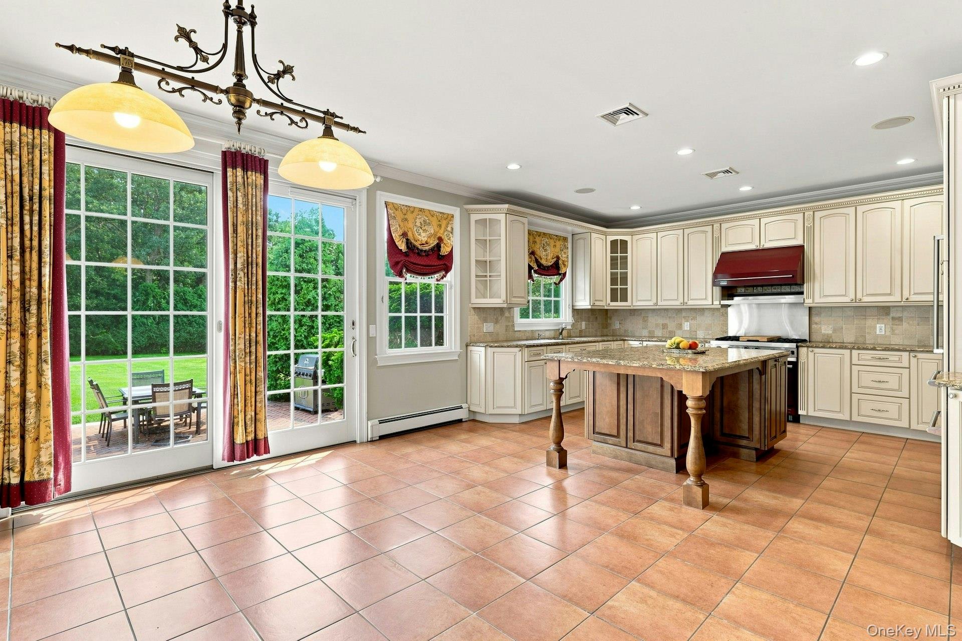 28 Spruce Street Property Photo 9