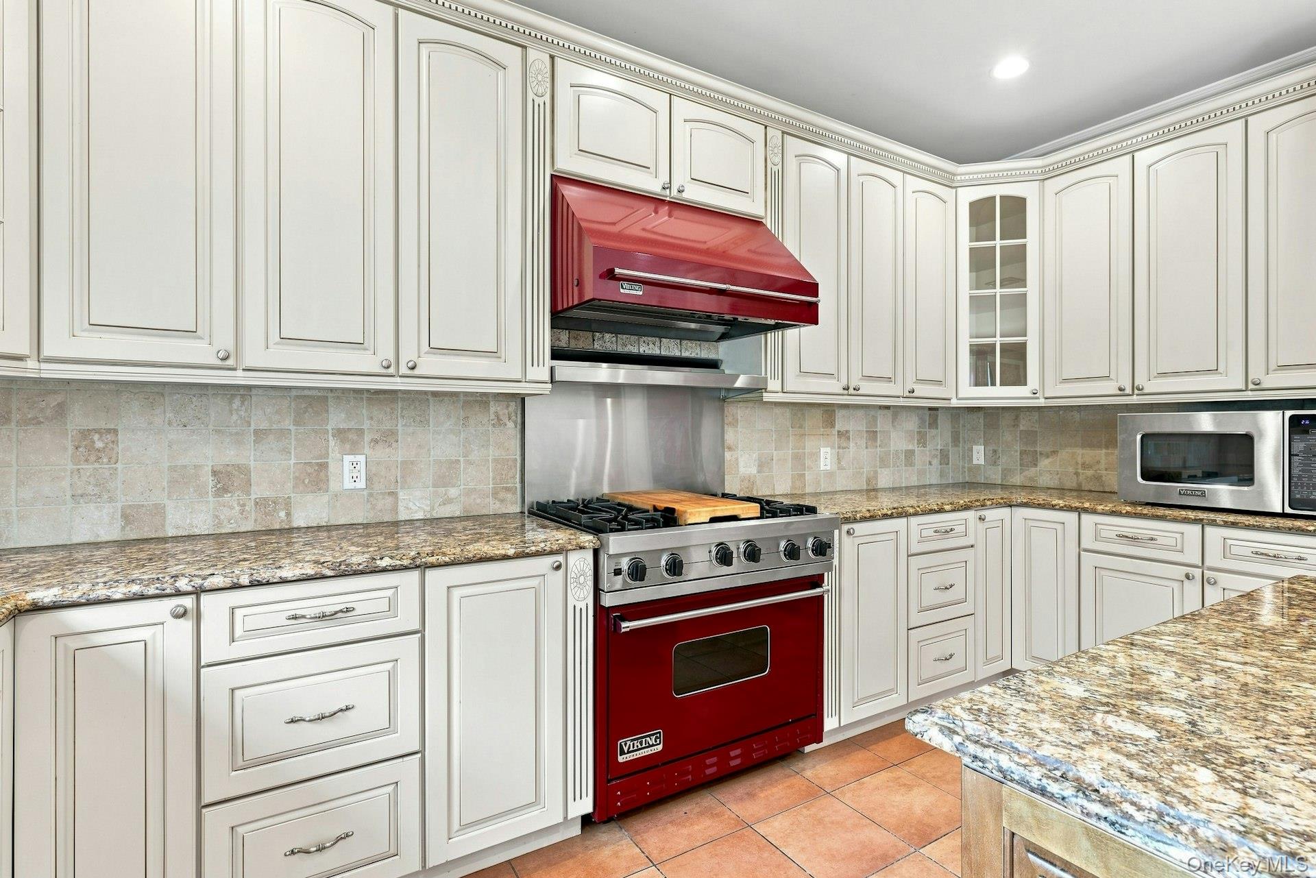 28 Spruce Street Property Photo 12