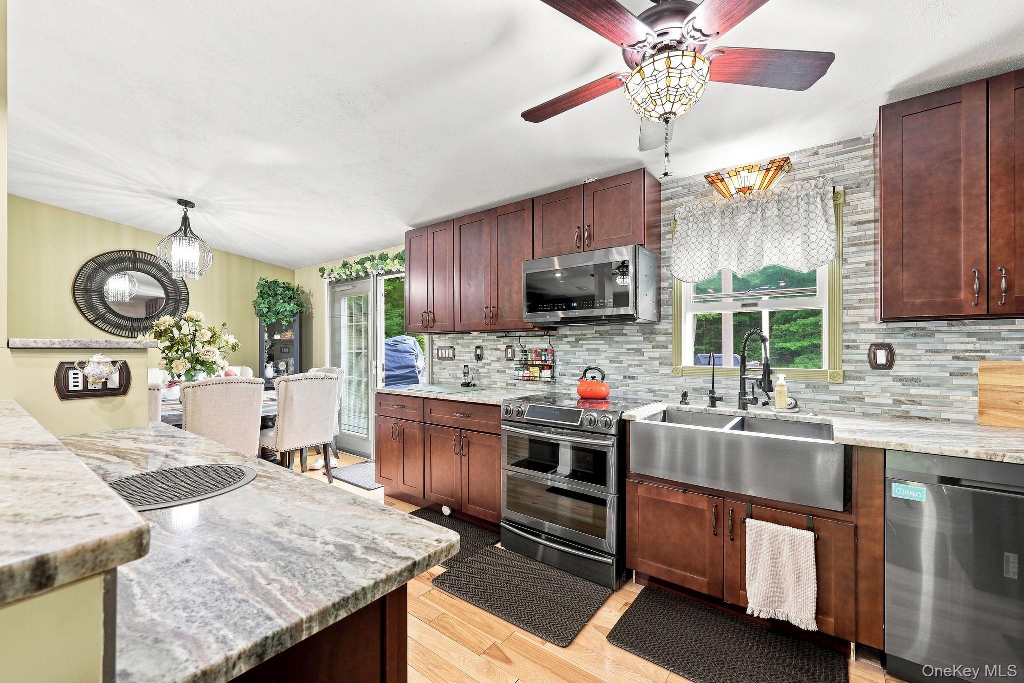 842 Ulster Heights Road Property Photo 1