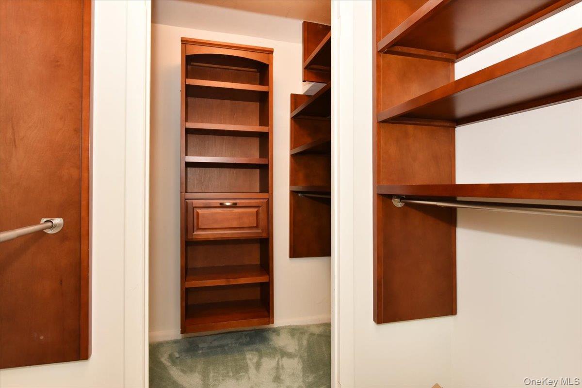 180 S Middle Neck Road 1-j Property Photo 13