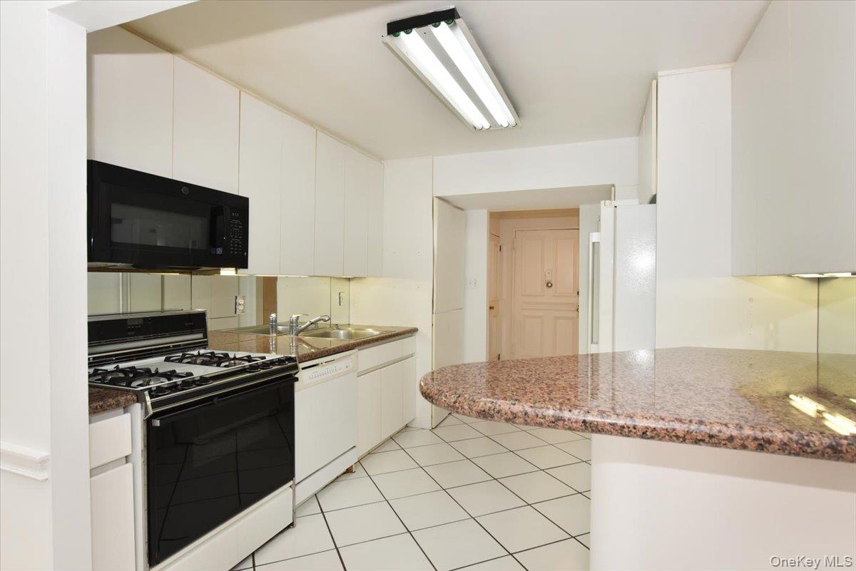 180 S Middle Neck Road 1-j Property Photo 21