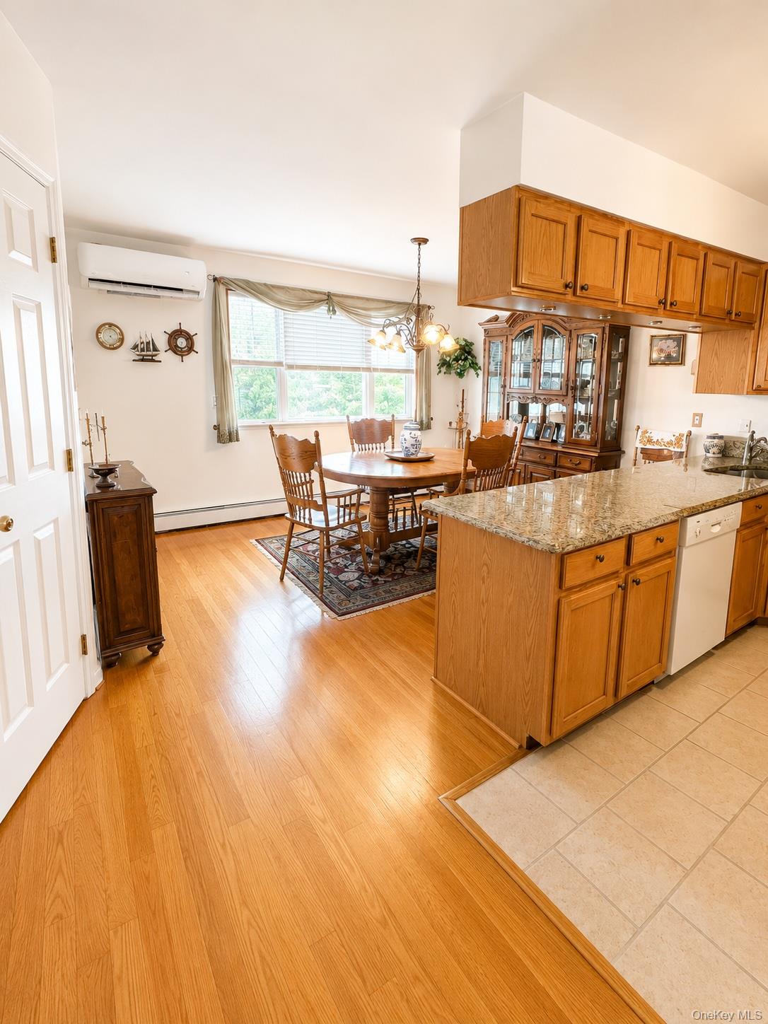 9508 Shore Front Parkway Property Photo 6