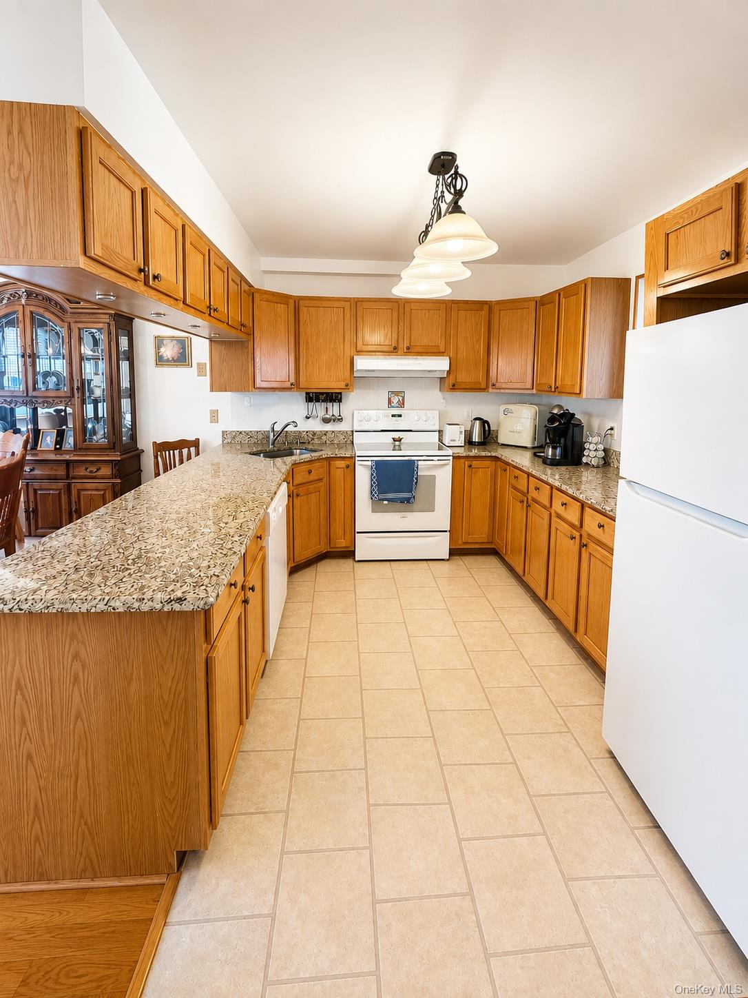 9508 Shore Front Parkway Property Photo 7