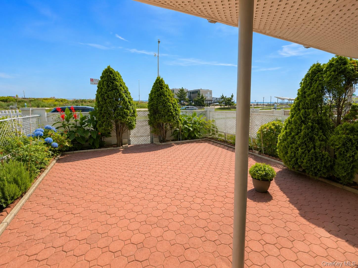 9508 Shore Front Parkway Property Photo 24