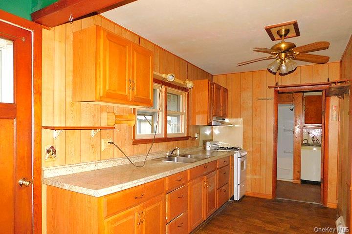 900 Salisbury Turnpike Property Photo 4