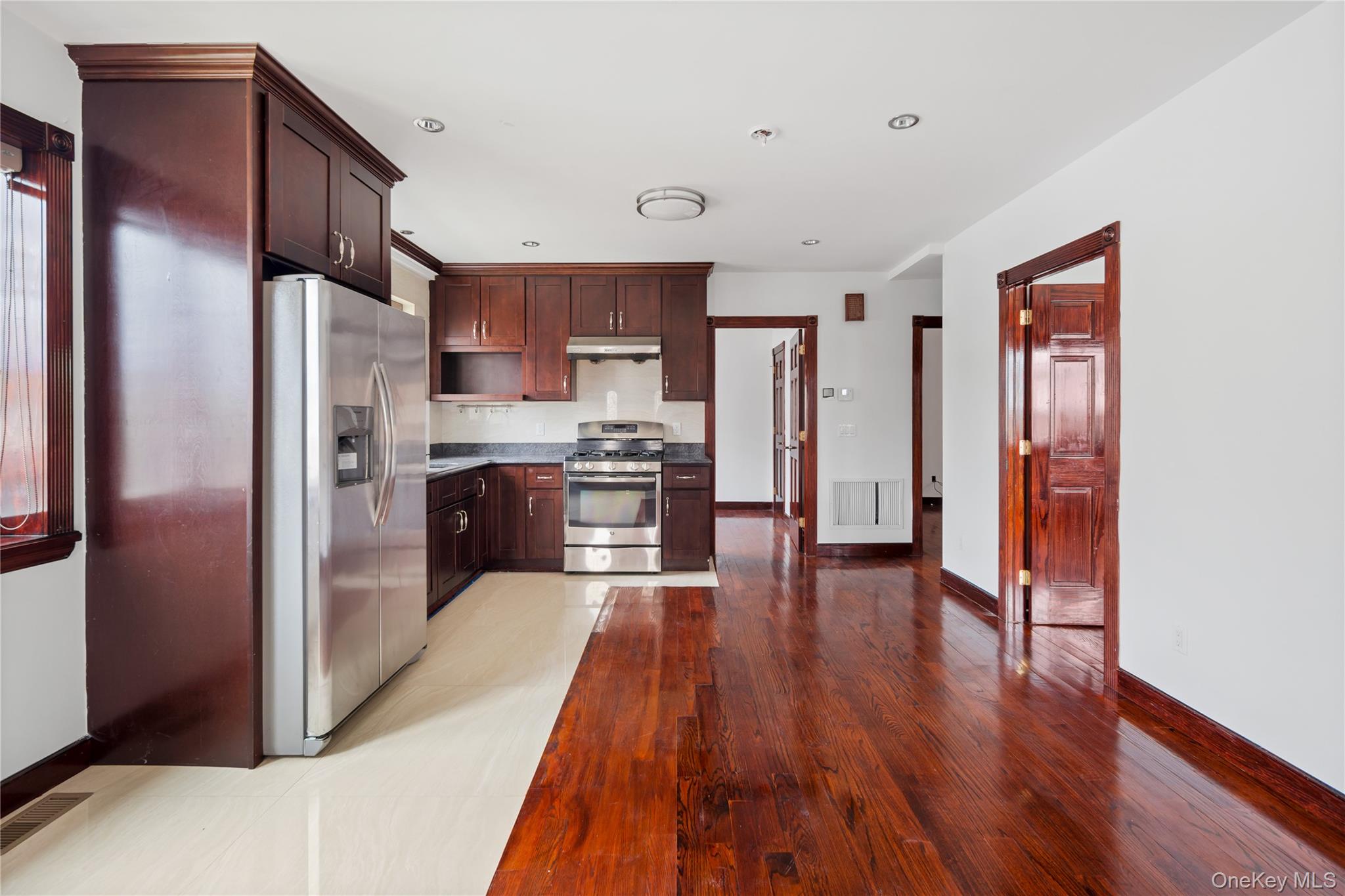 6903 Cloverdale Boulevard Property Photo 1
