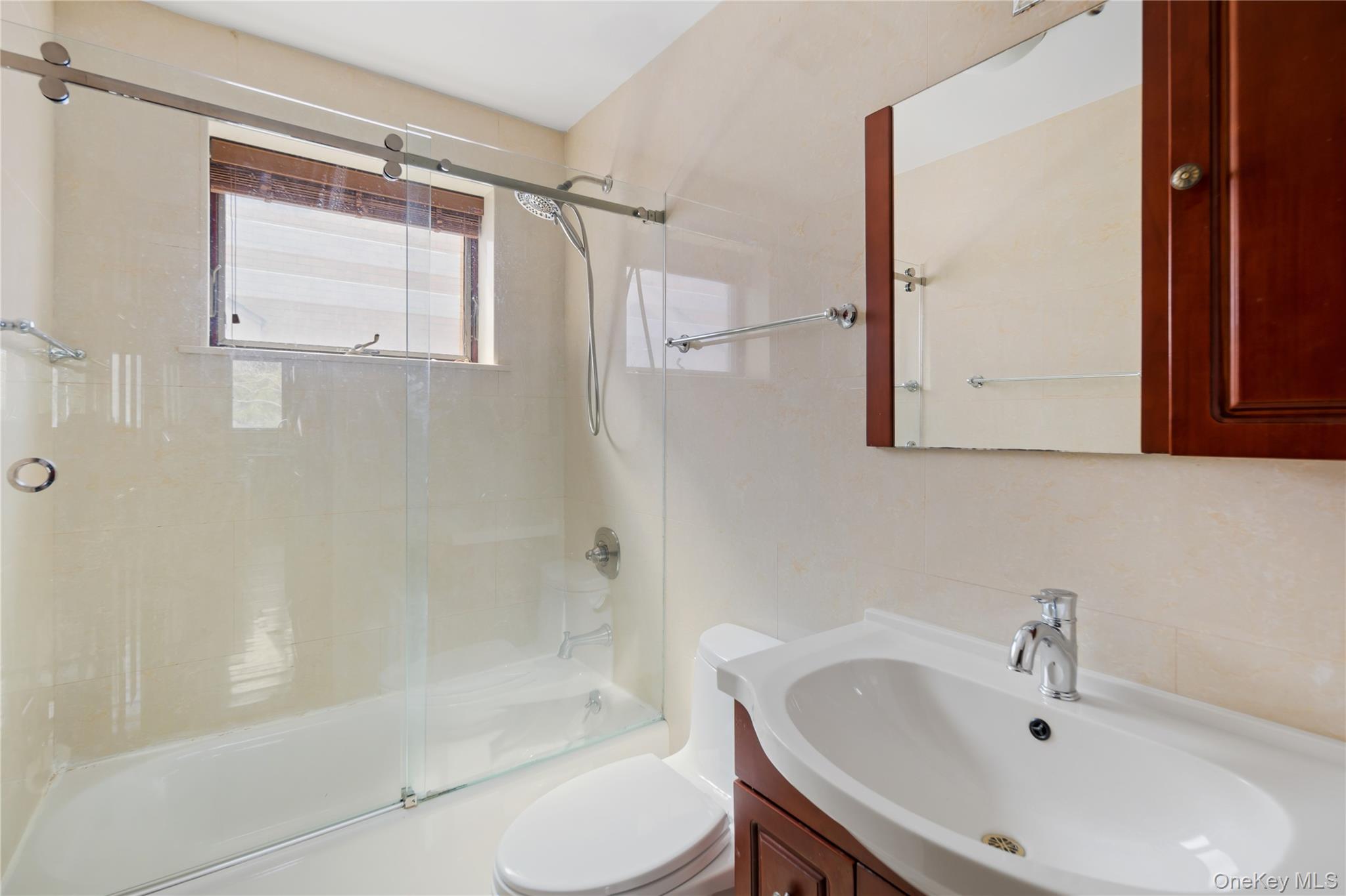 6903 Cloverdale Boulevard Property Photo 9