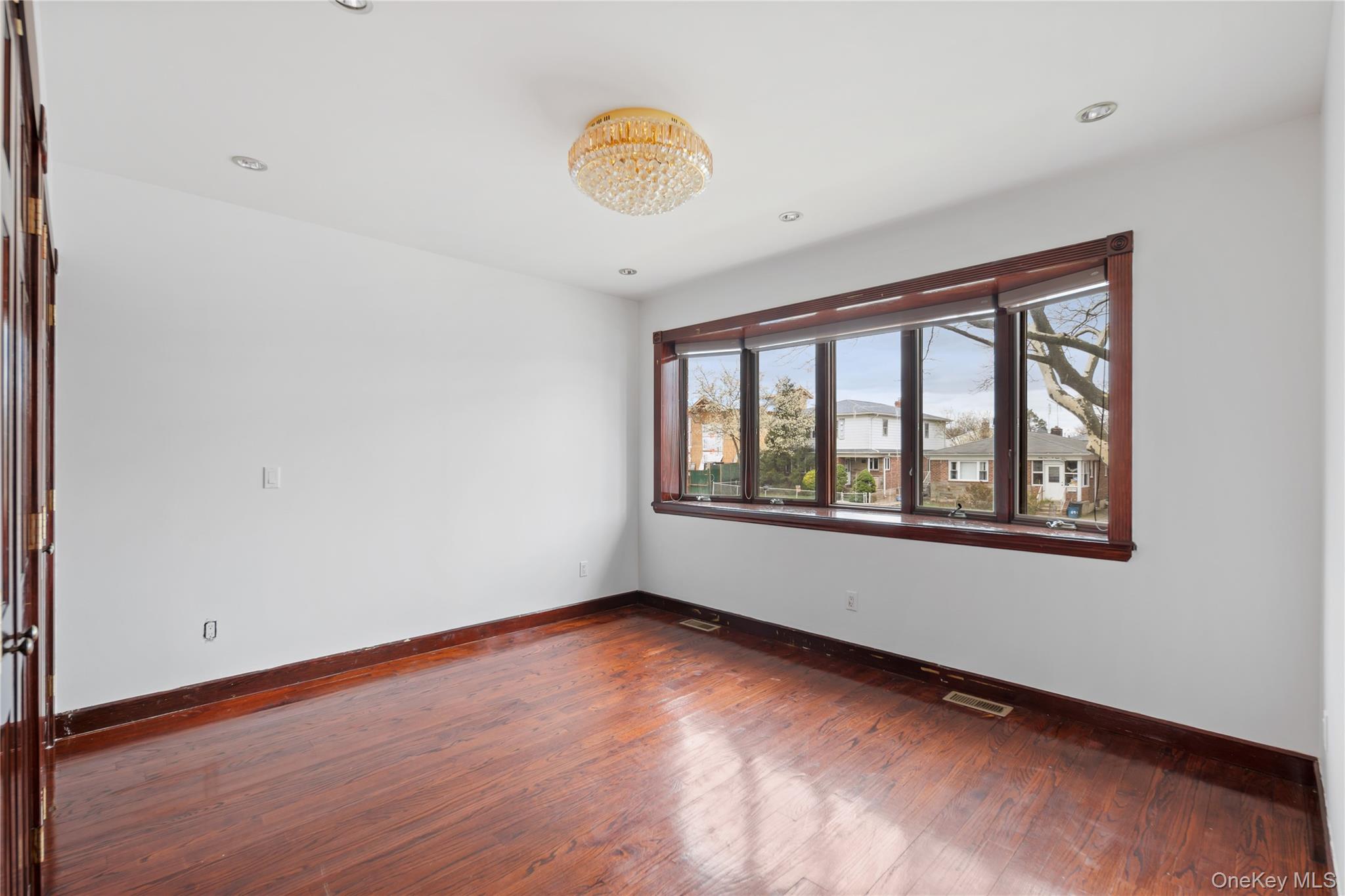 6903 Cloverdale Boulevard Property Photo 13