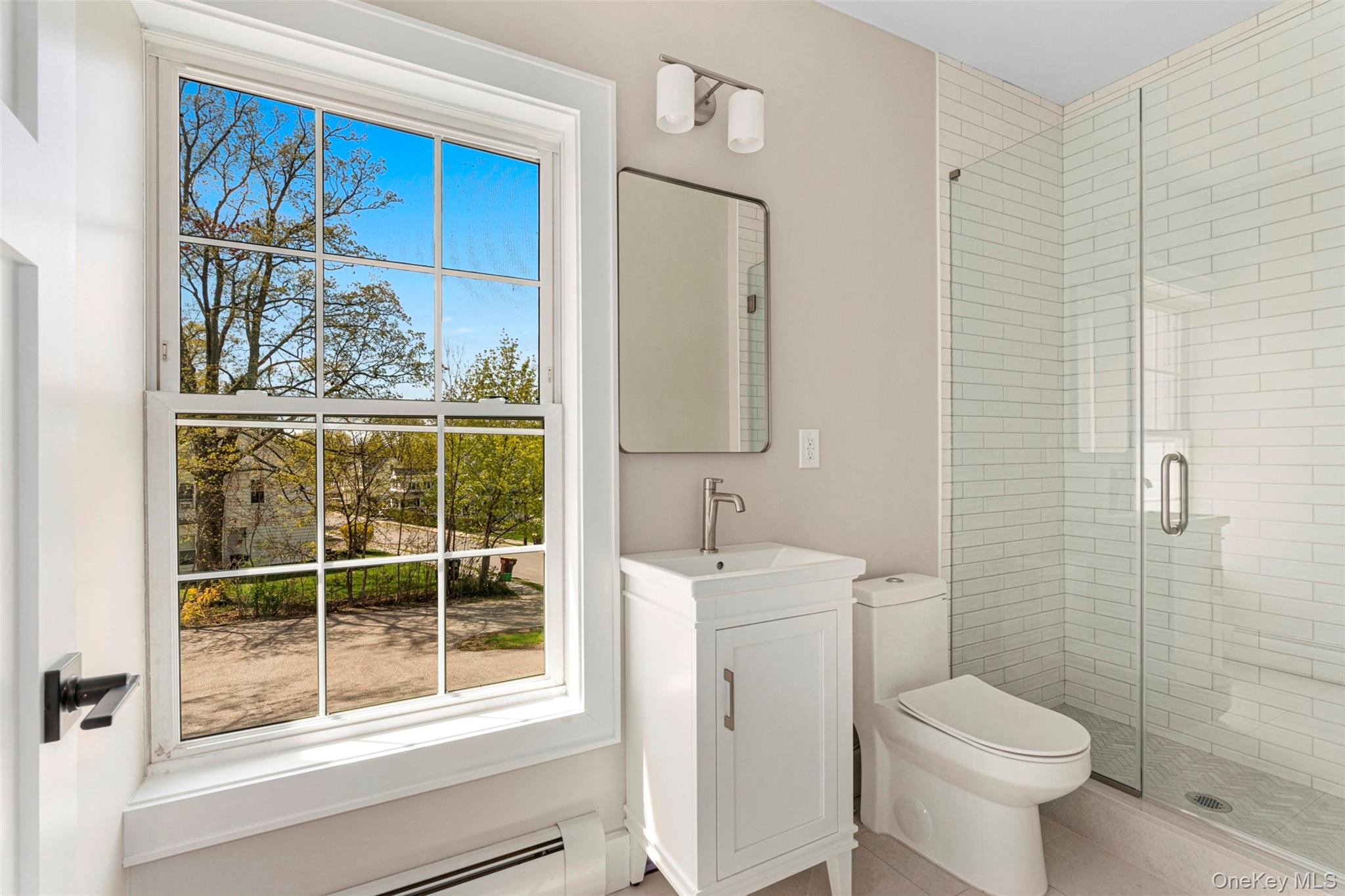 12 Oakland 1 Property Photo 4