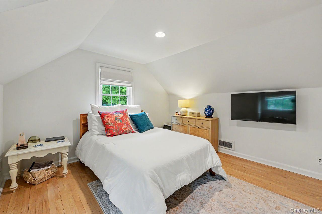 2 Edward Street Property Photo 22