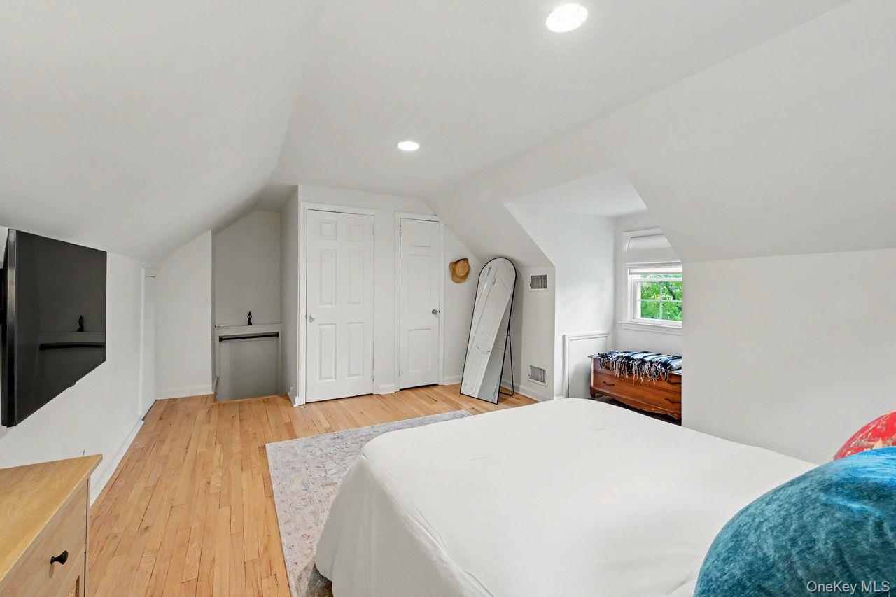 2 Edward Street Property Photo 23