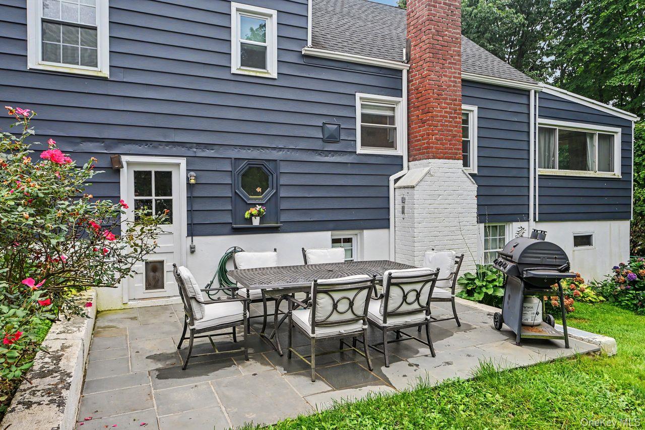2 Edward Street Property Photo 25