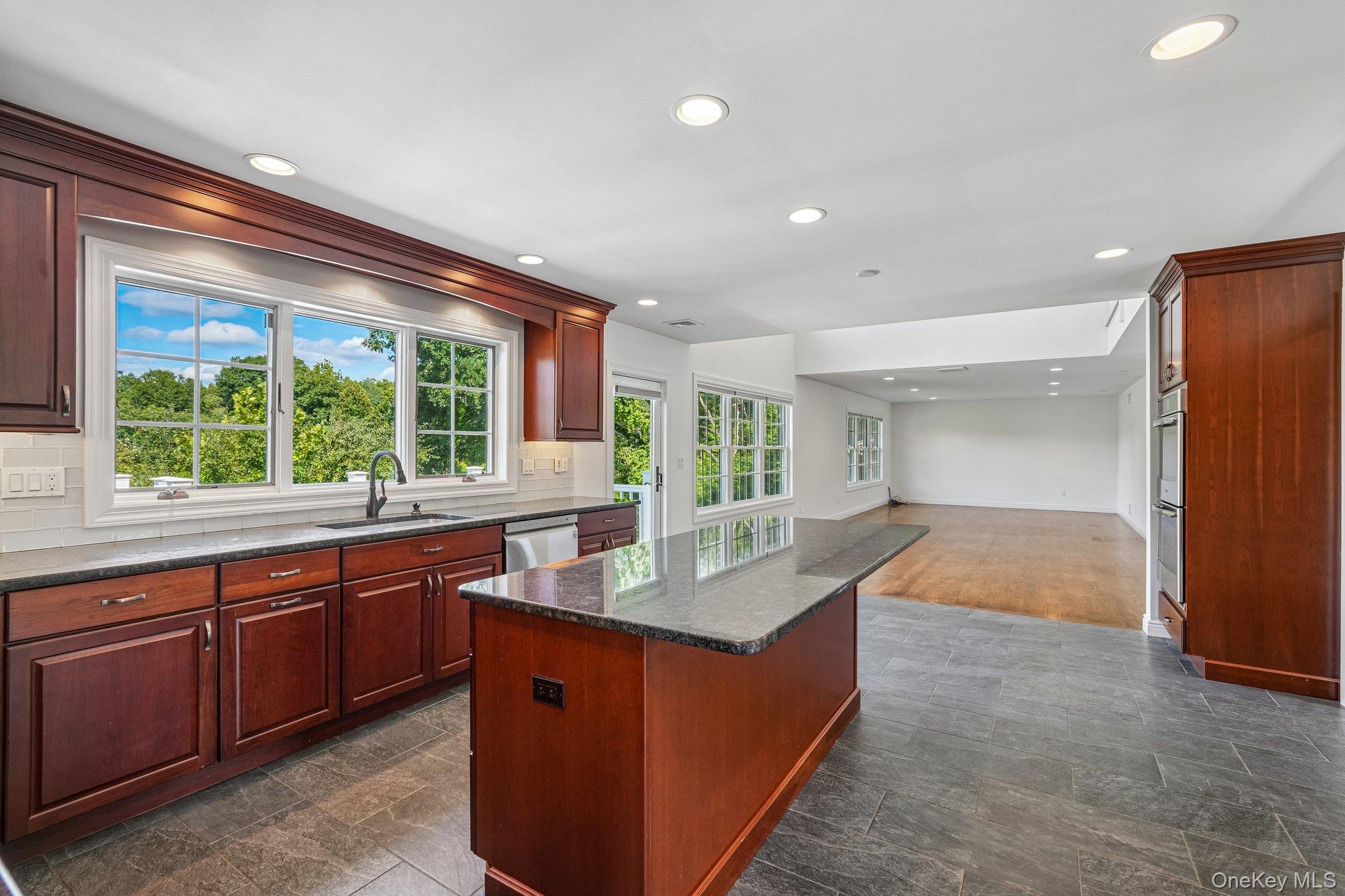 7 Ann Place Property Photo 6