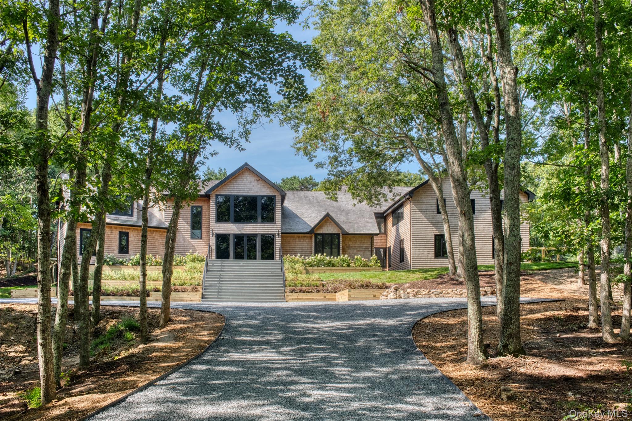 560 Little Noyac Path Property Photo 3