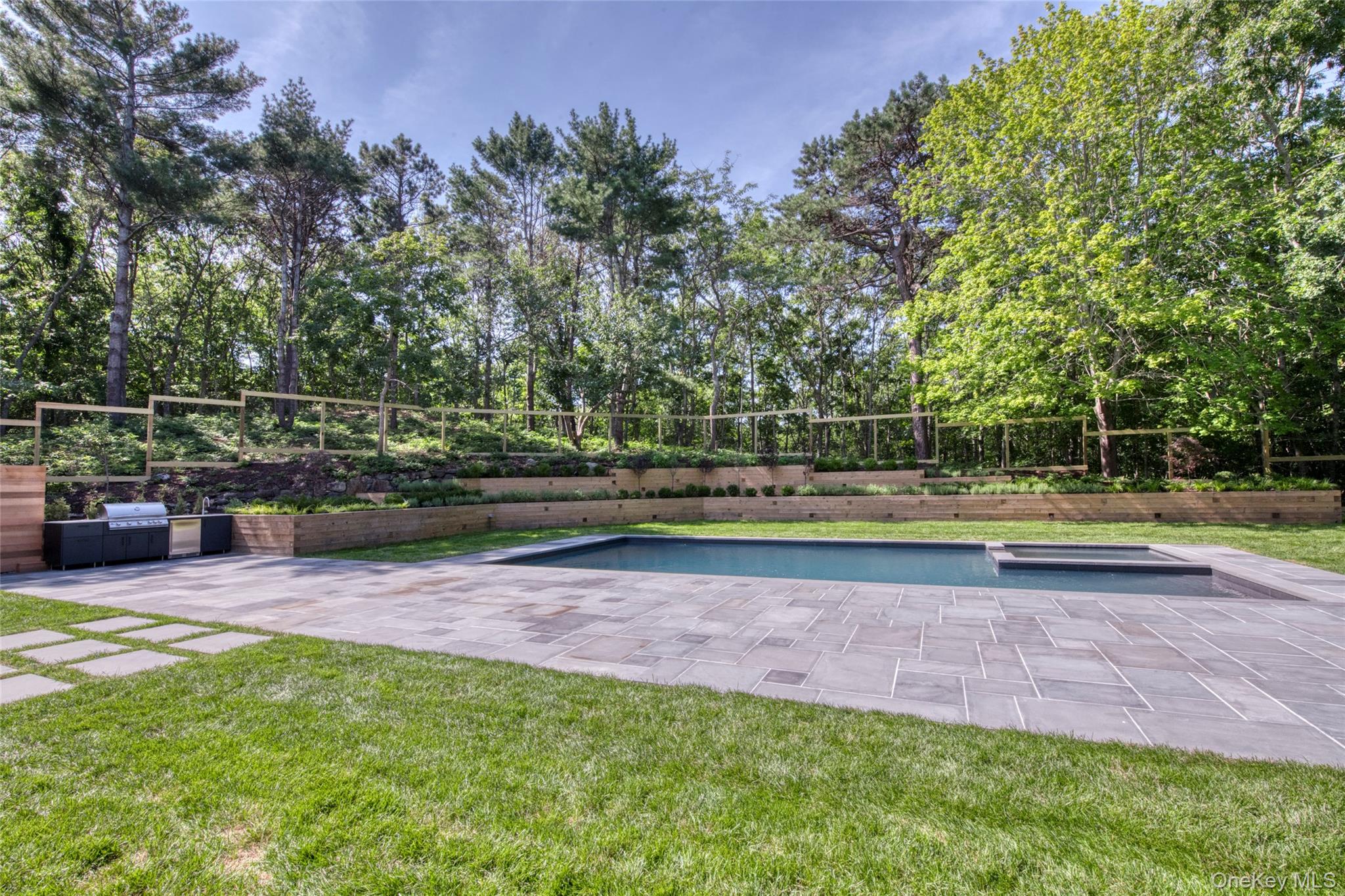 560 Little Noyack Path Property Photo 6