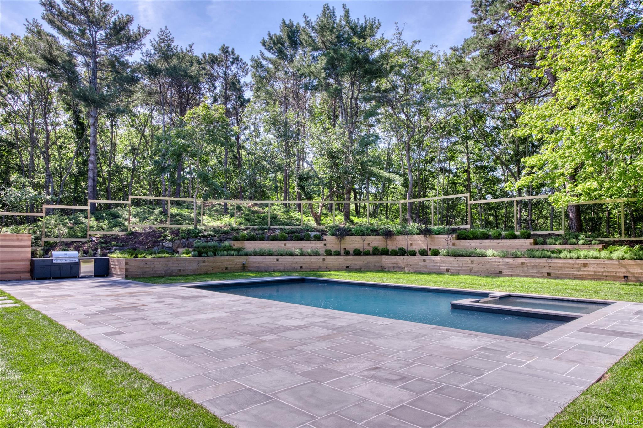 560 Little Noyac Path Property Photo 7