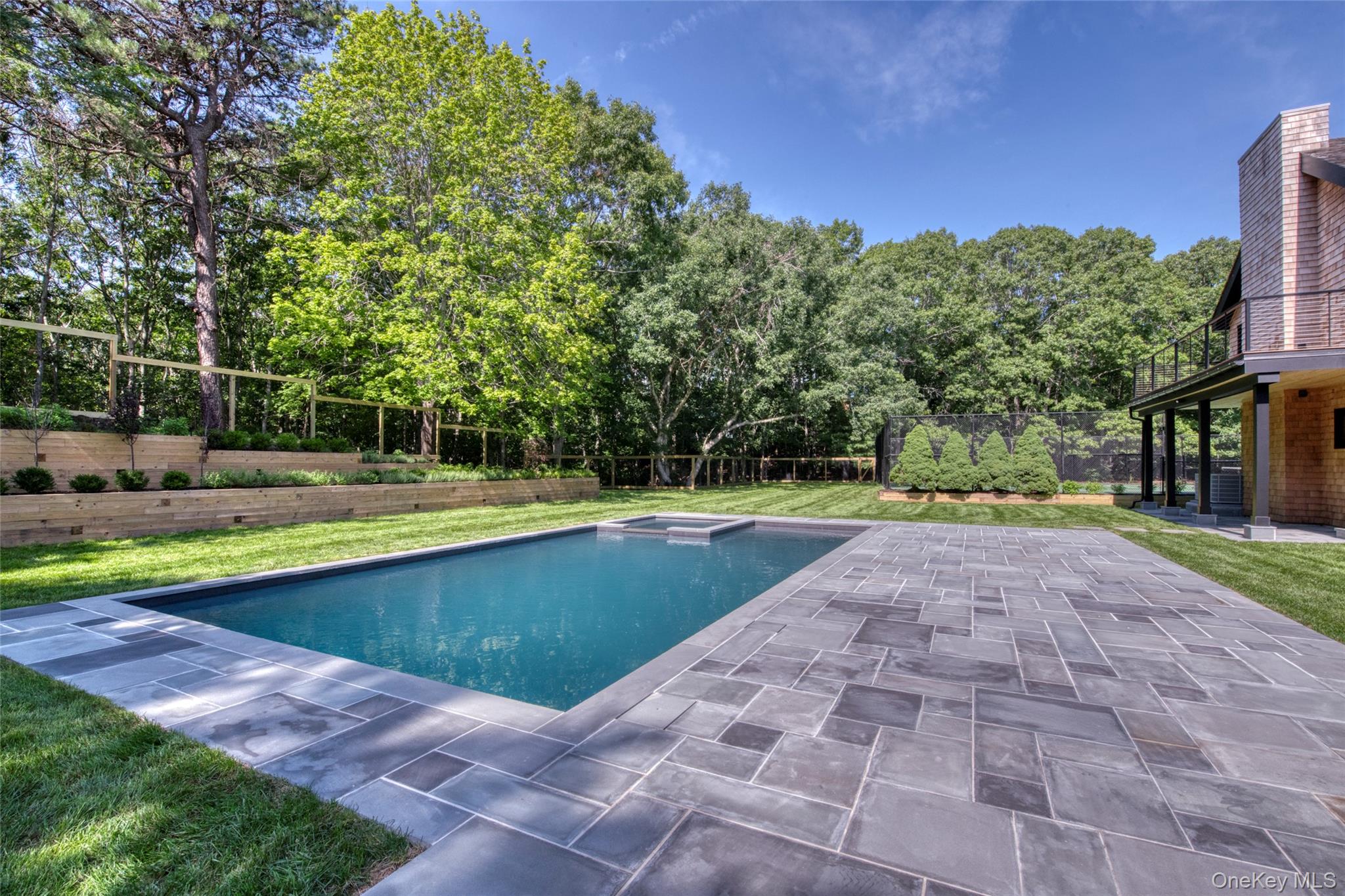560 Little Noyack Path Property Photo 8