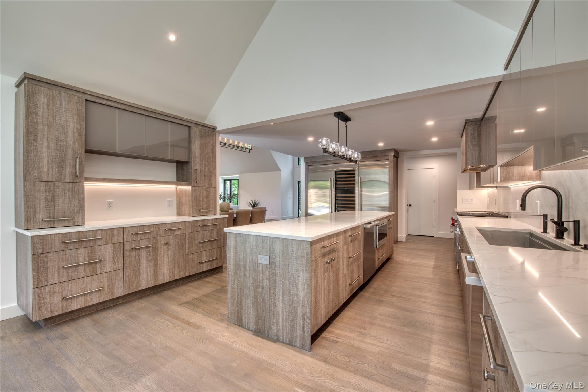 560 Little Noyac Path Property Photo 20