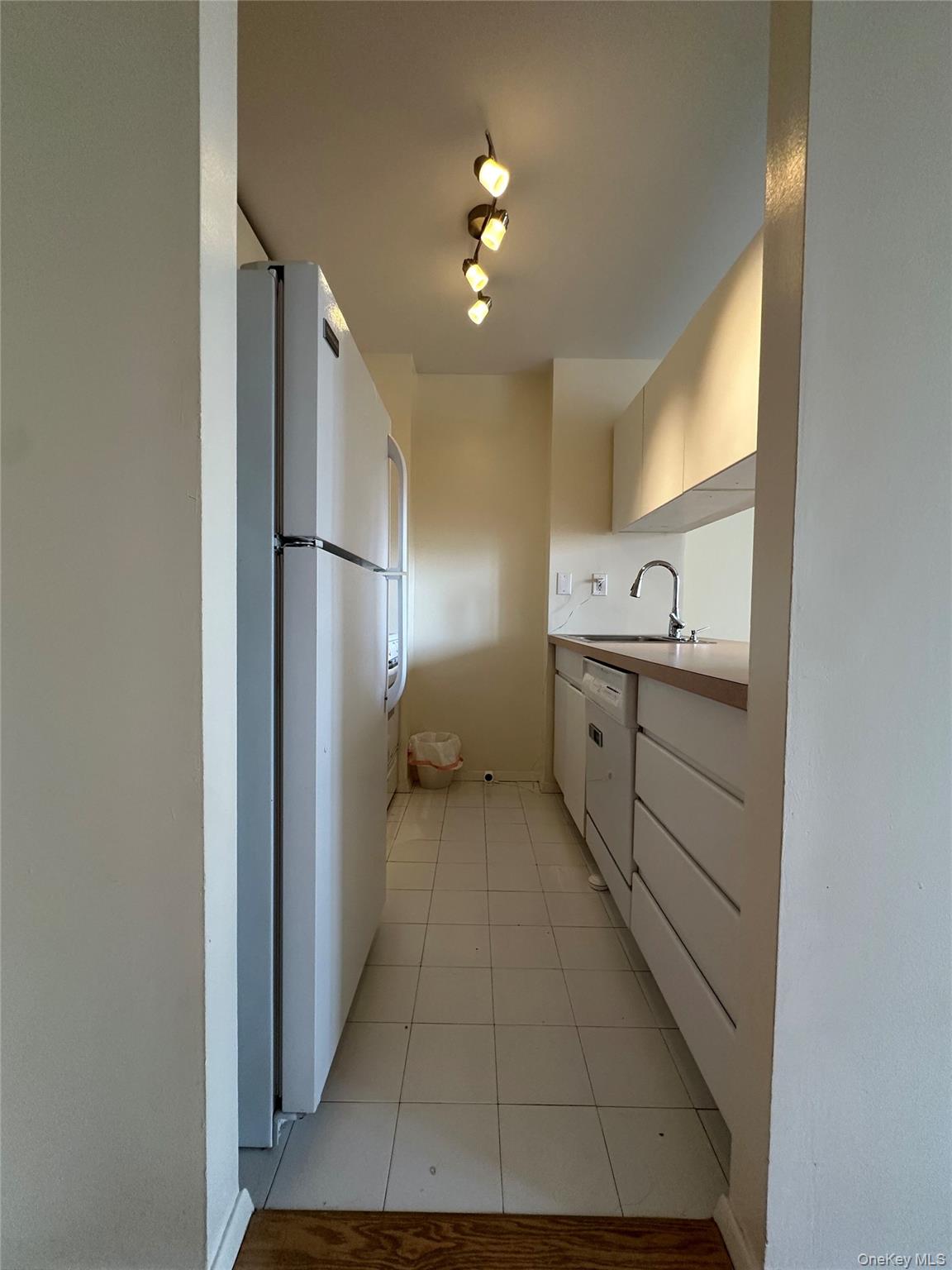 1 Irving Place U17h Property Photo 5