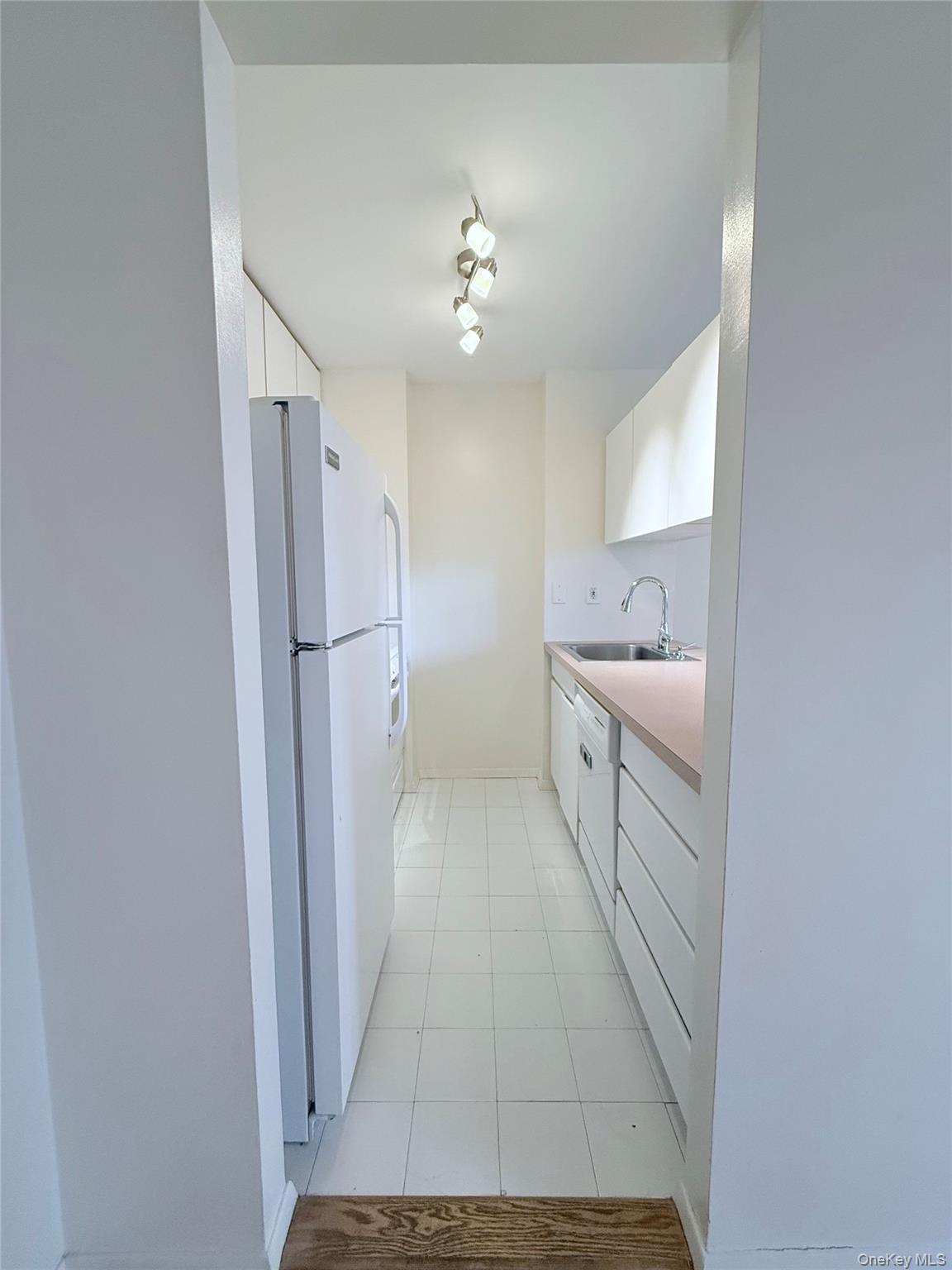 1 Irving Place U17h Property Photo 5
