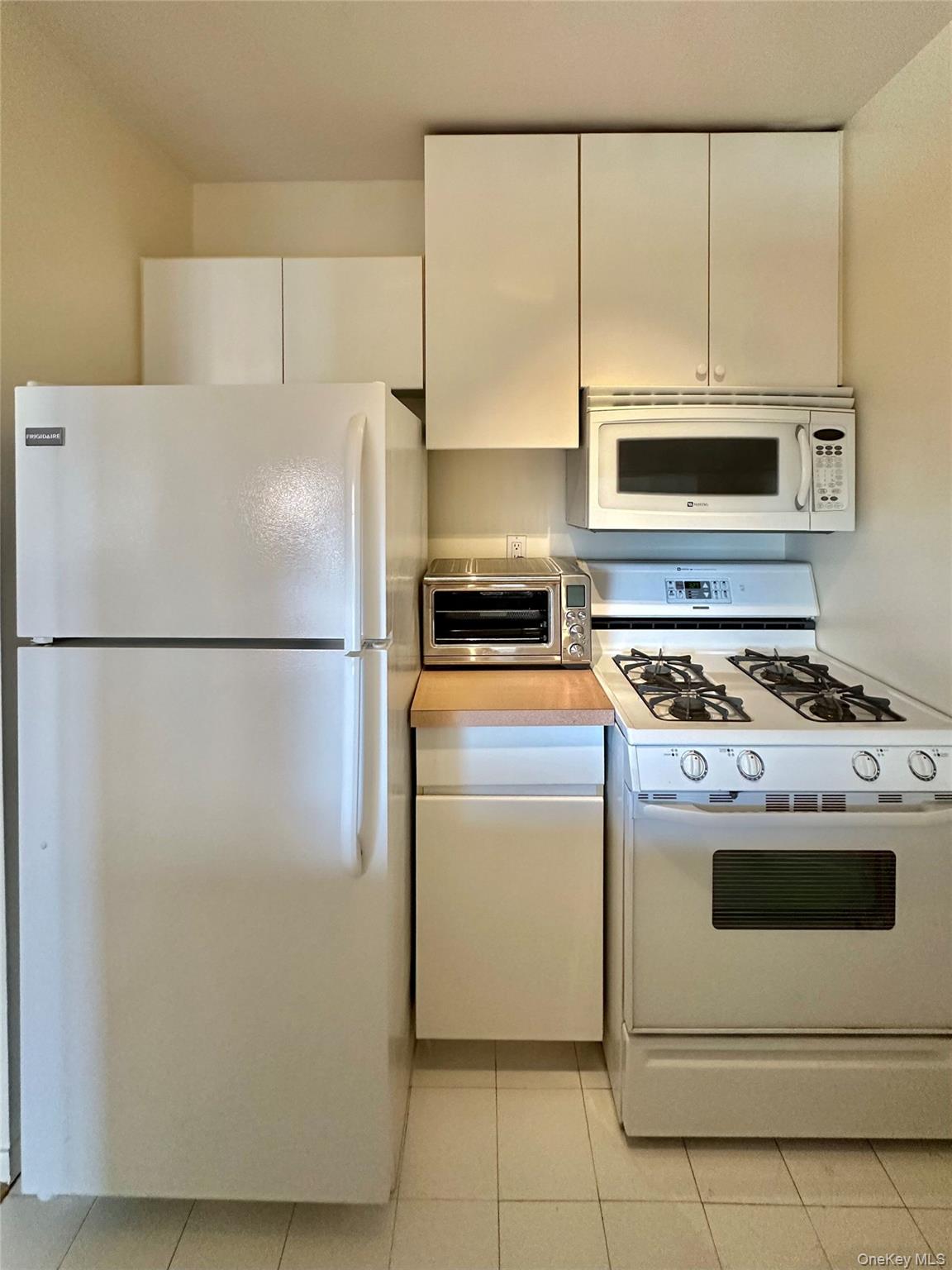 1 Irving Place U17h Property Photo 6