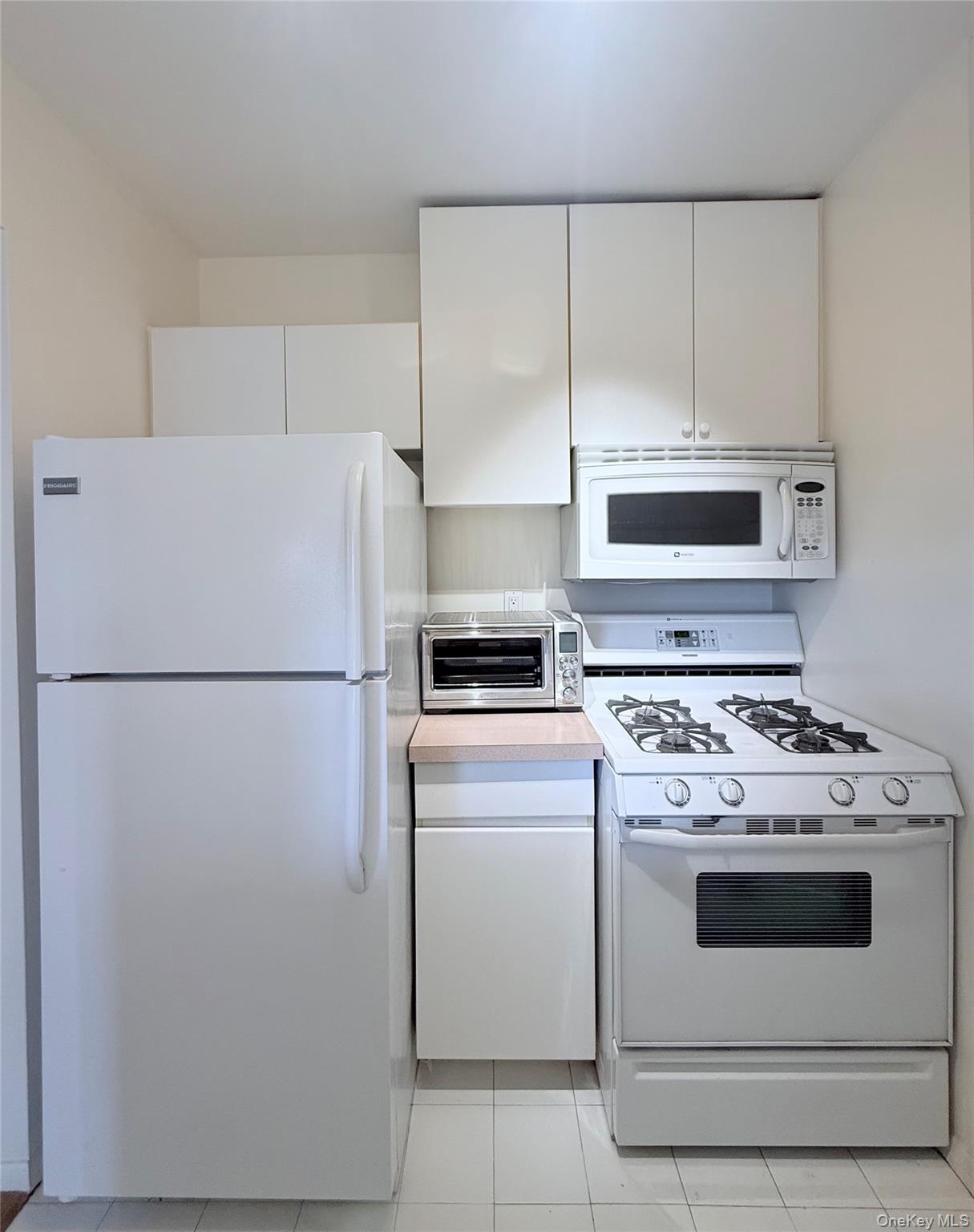 1 Irving Place U17h Property Photo 6