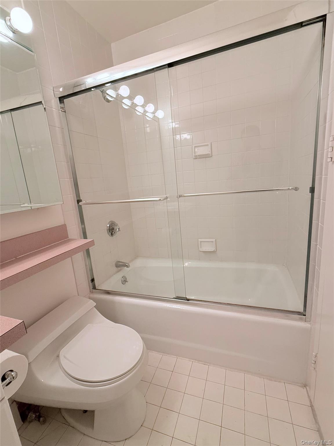 1 Irving Place U17h Property Photo 8
