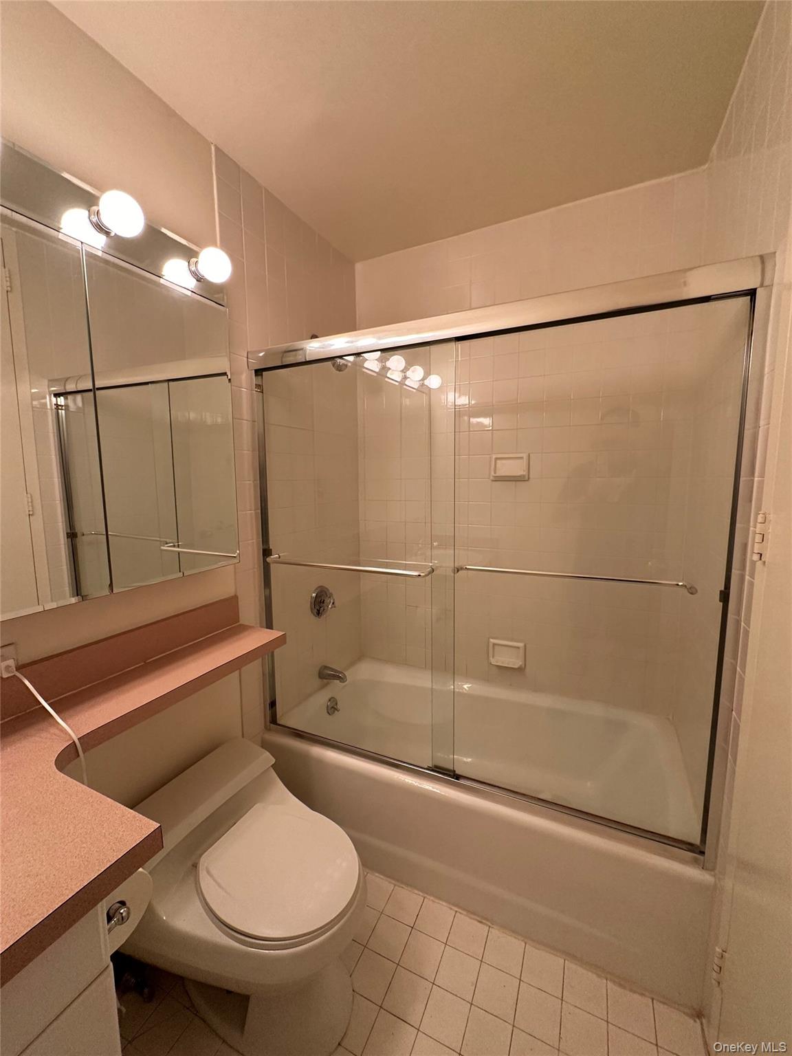 1 Irving Place U17h Property Photo 9