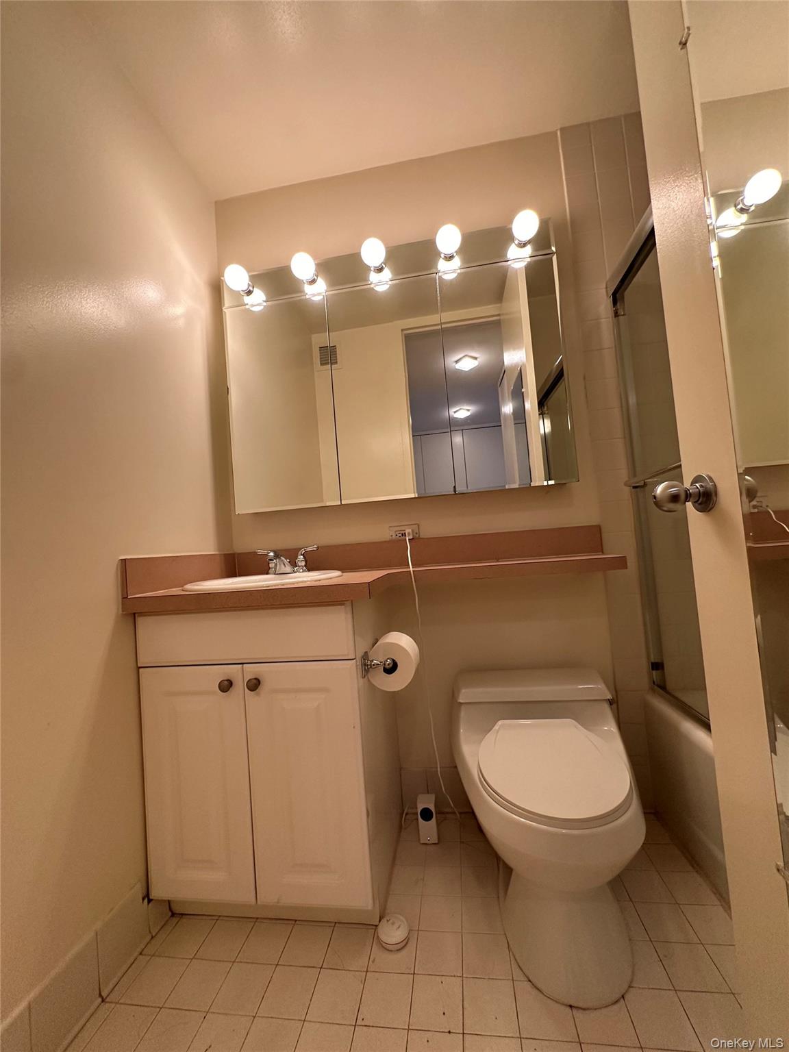 1 Irving Place U17h Property Photo 10