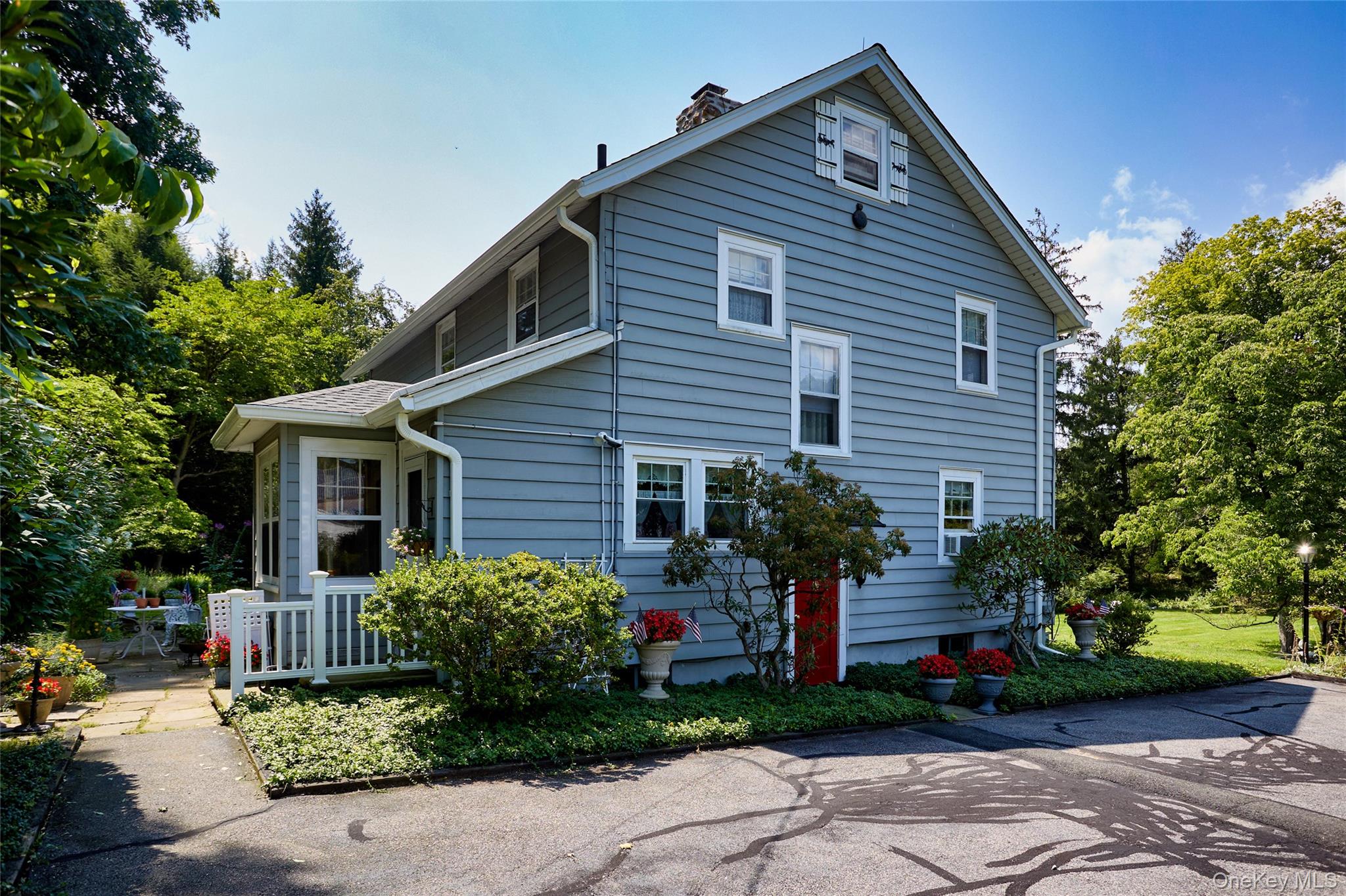 6 Laurel Road Property Photo 2