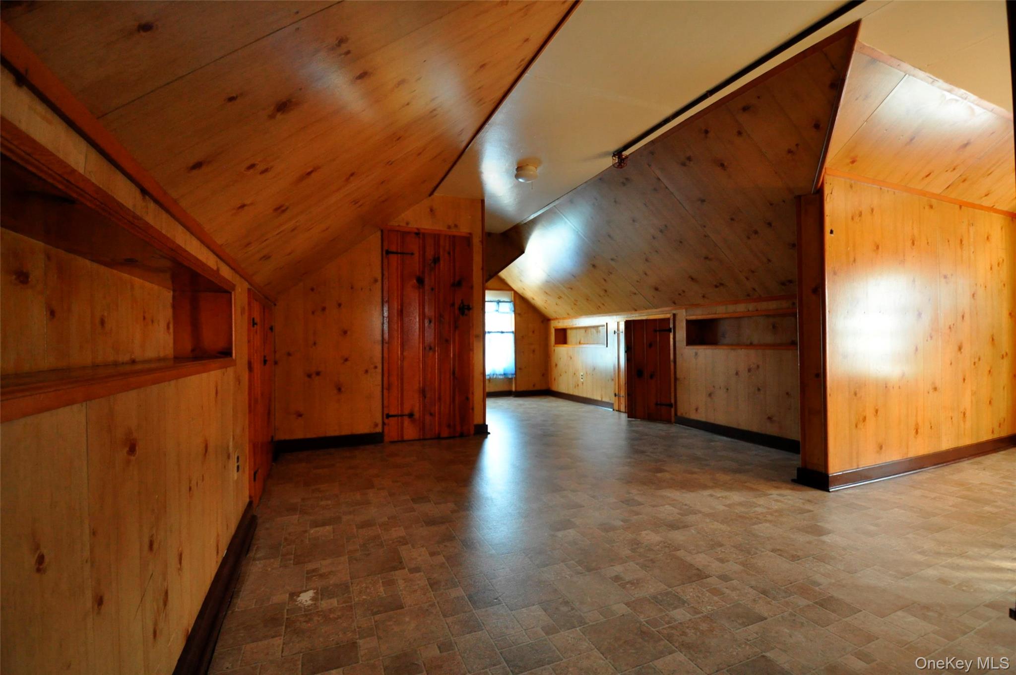 415 Lowell Avenue Property Photo 9