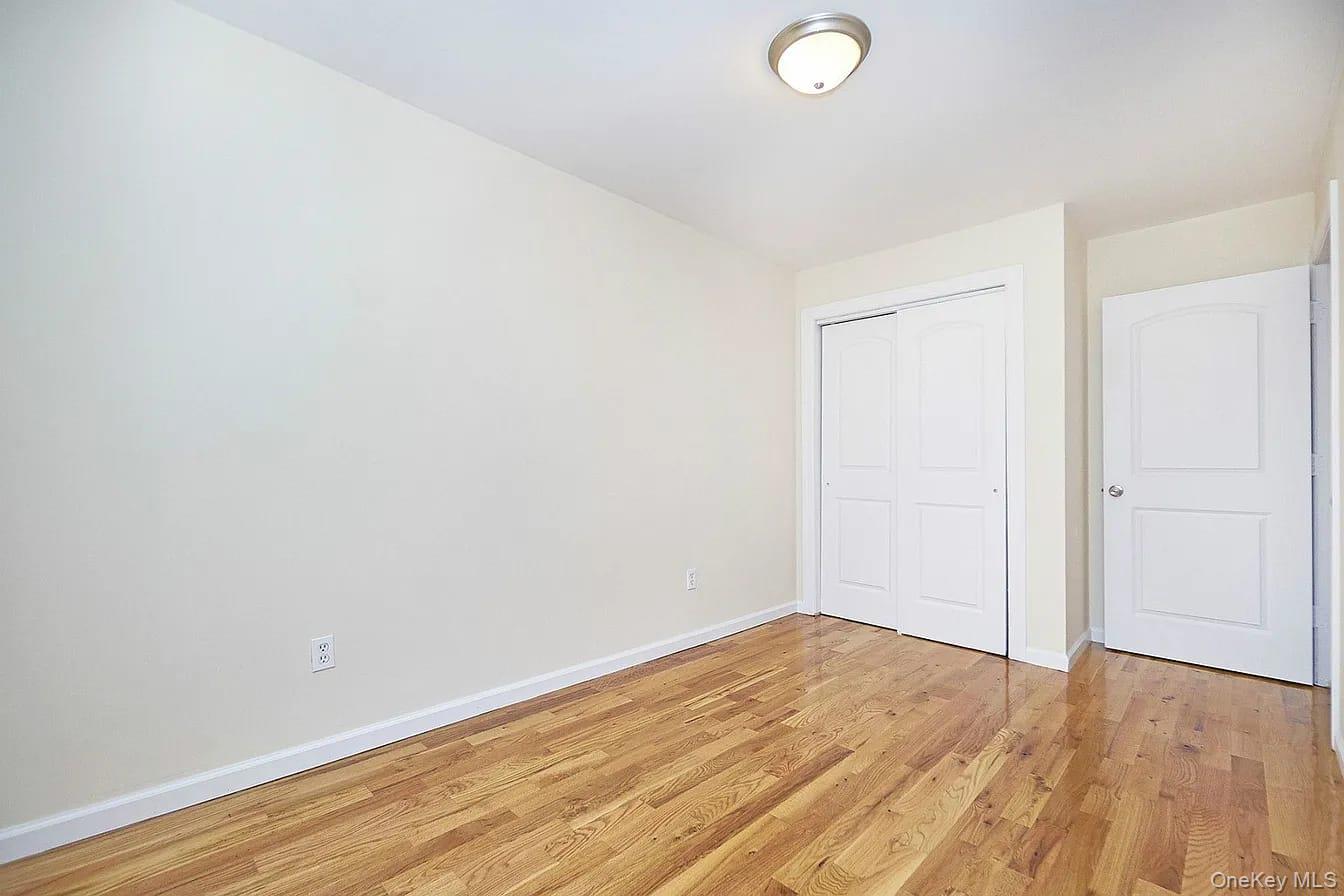 9321 197th Street Property Photo 3