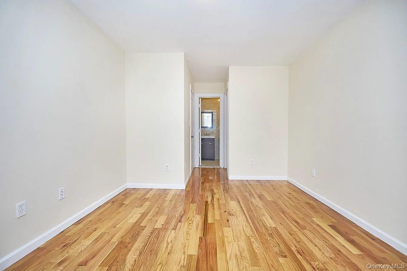 9321 197th Street Property Photo 8