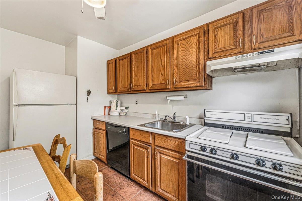 220-15 75th Avenue 86a2 Property Photo 6