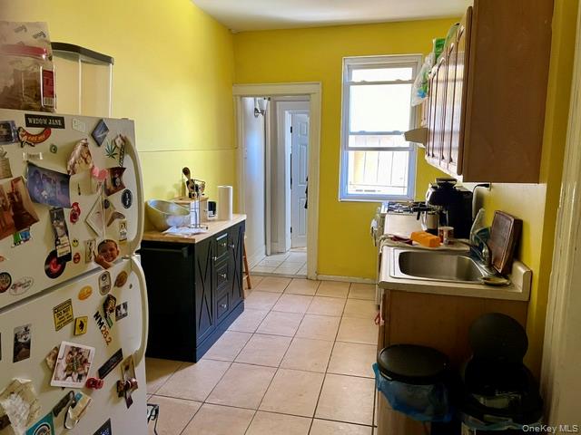 22-29 36th Street Property Photo 4