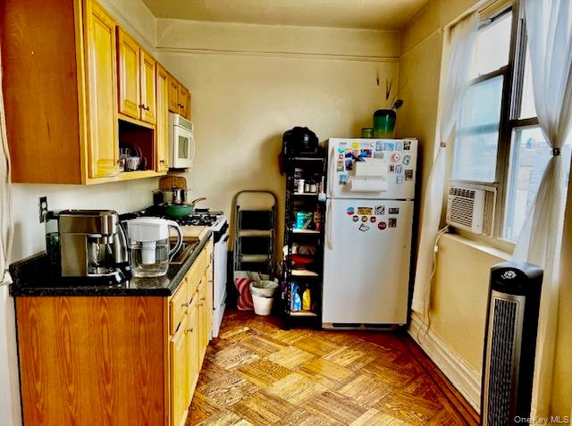 22-29 36th Street Property Photo 6