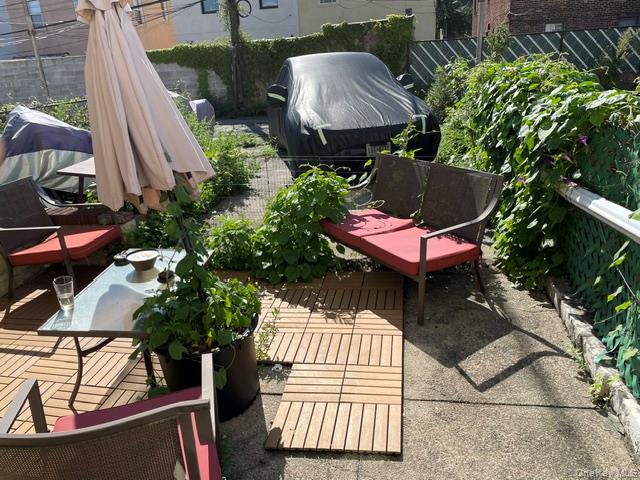 22-29 36th Street Property Photo 11