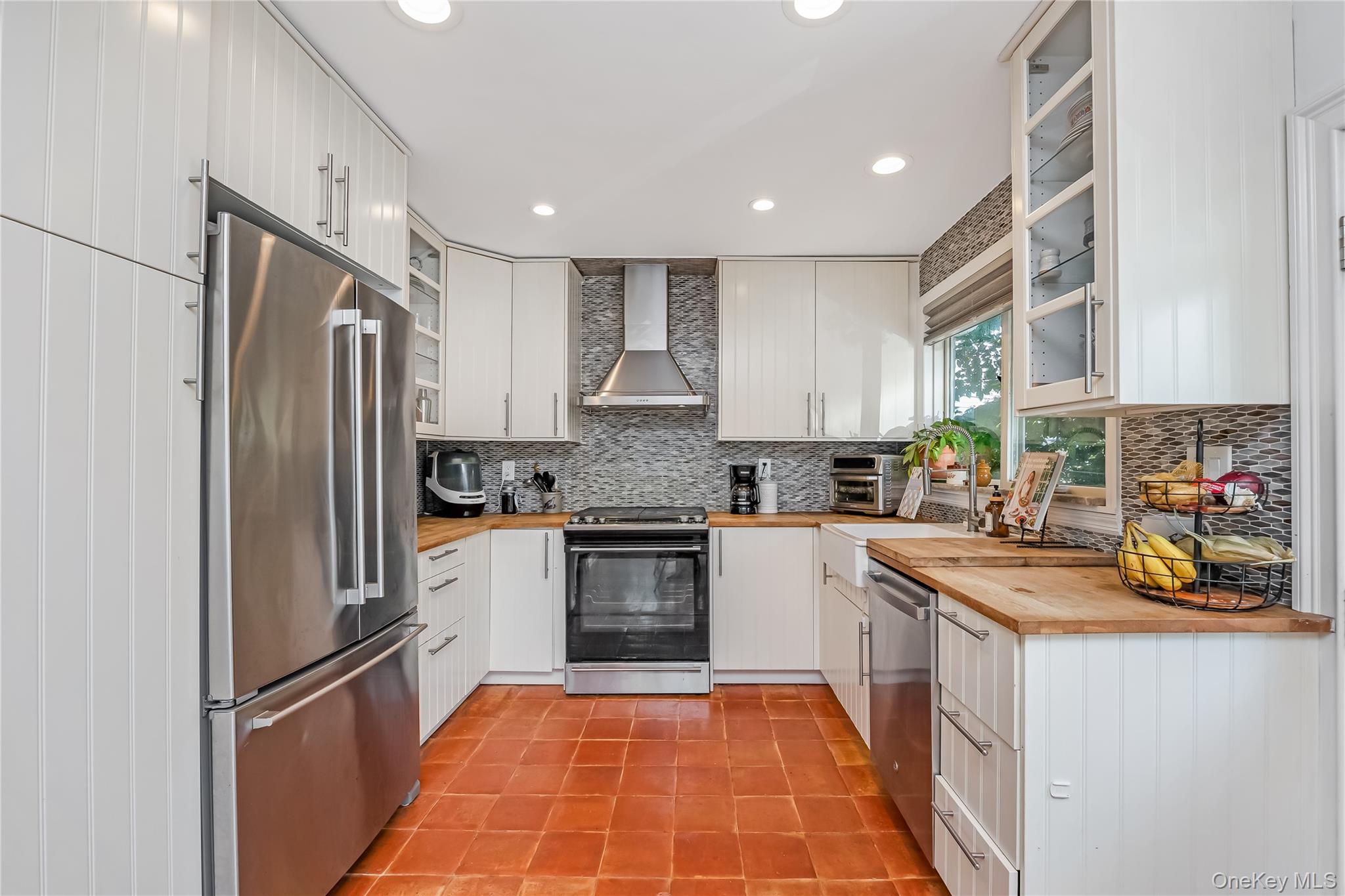 24 Harmon Street Property Photo 7