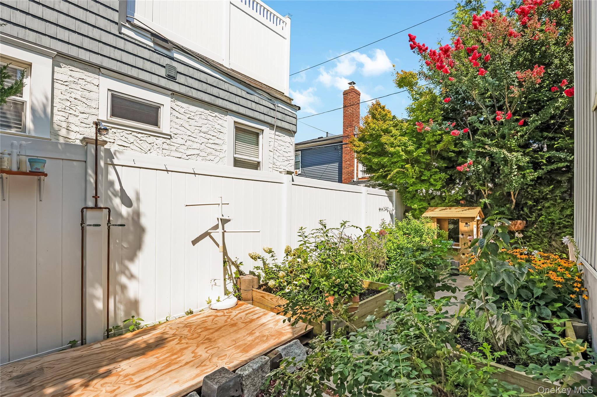 24 Harmon Street Property Photo 22