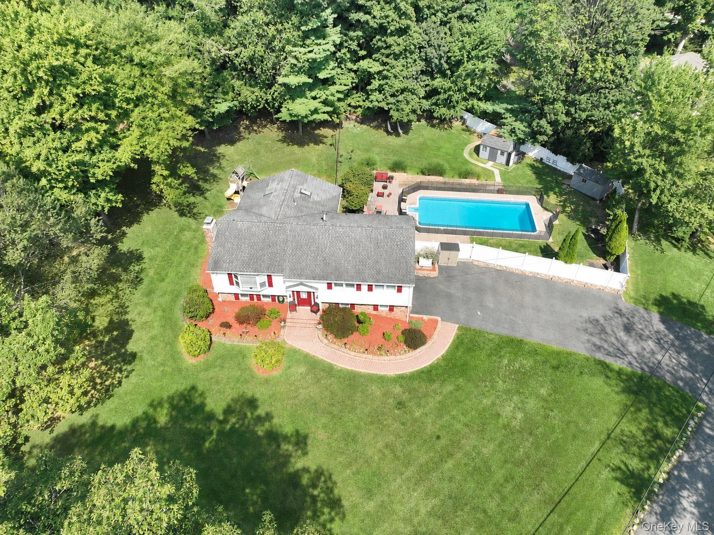 1 Potter Lane Property Photo 2