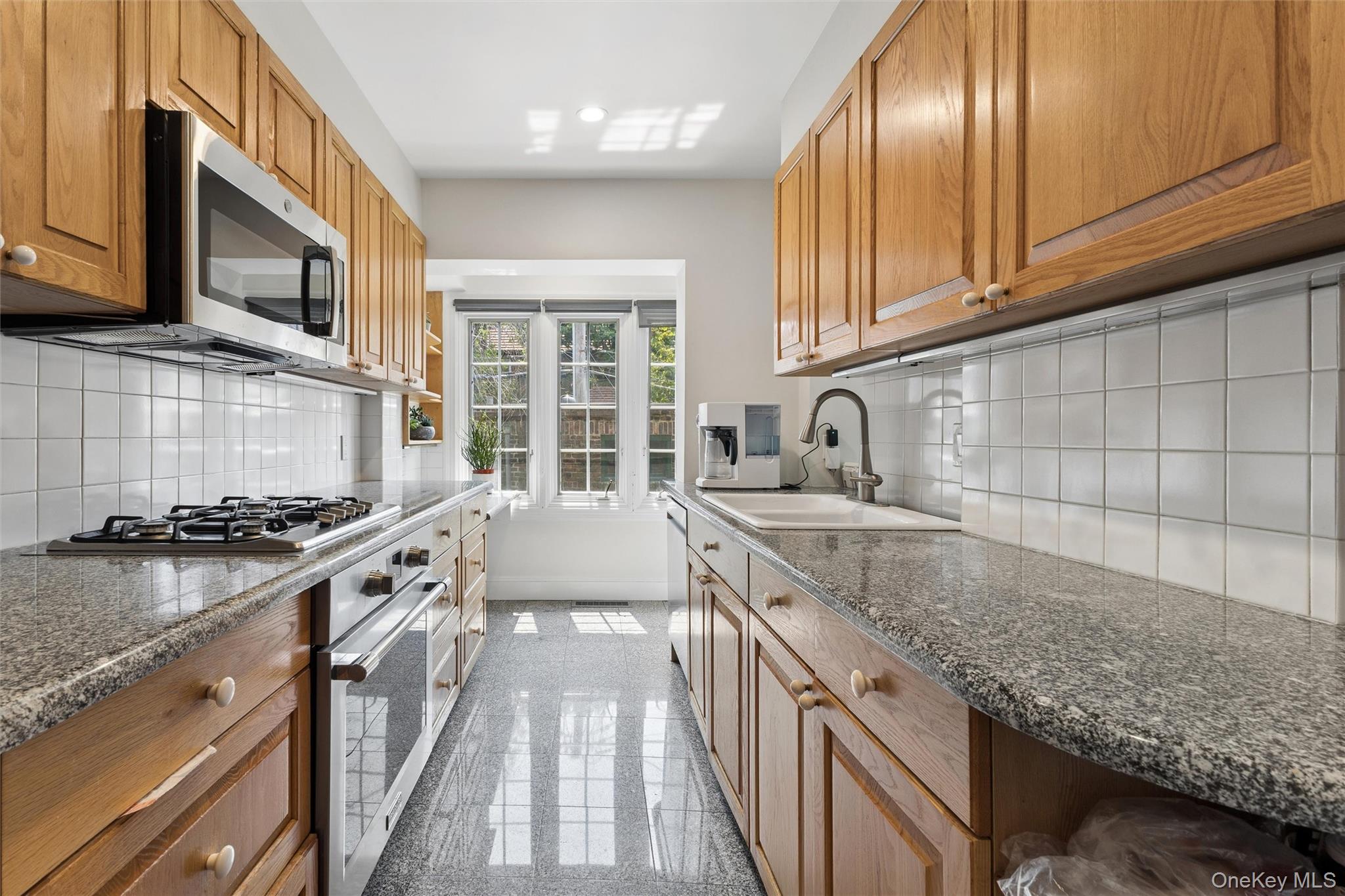 9 Whitson Street Property Photo 5