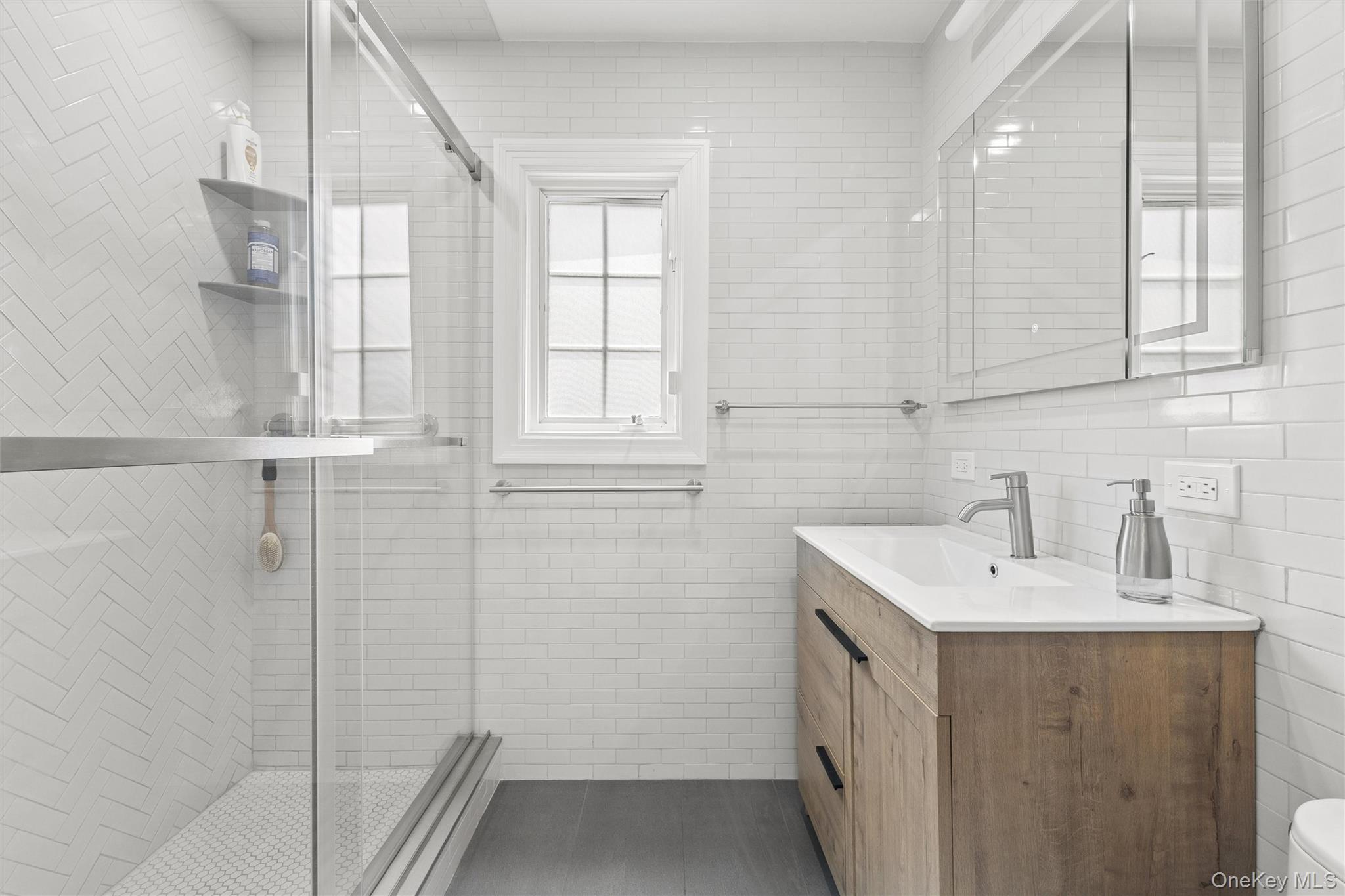 9 Whitson Street Property Photo 11