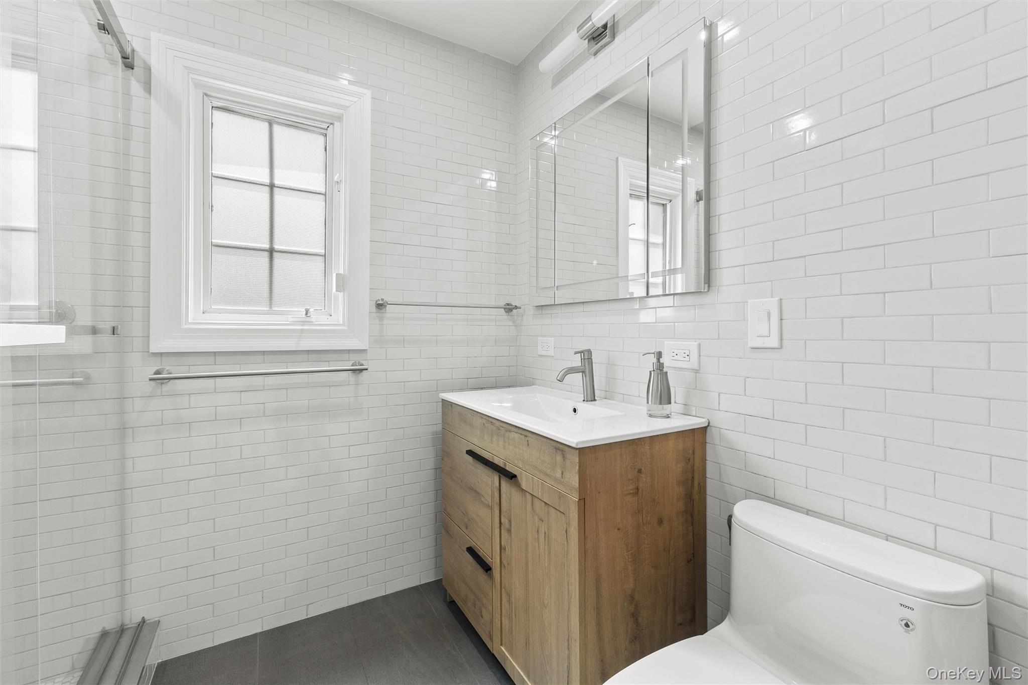 9 Whitson Street Property Photo 12